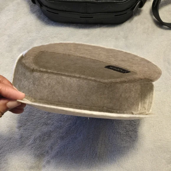 Louis Vuitton Boite Chapeau Souple MM Crossbody Bag - Picture 7 of 17